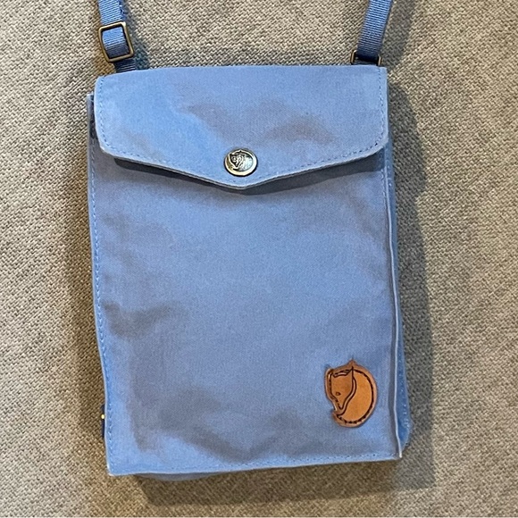 Fjallraven pocket bag in blue - Picture 5 of 12